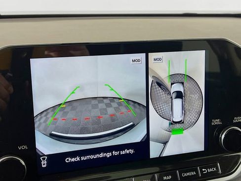 Used 2021 Nissan Rogue Platinum image 14