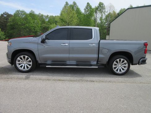 Used 2022 Chevrolet Silverado 1500 High Country AWD/4WD image 3