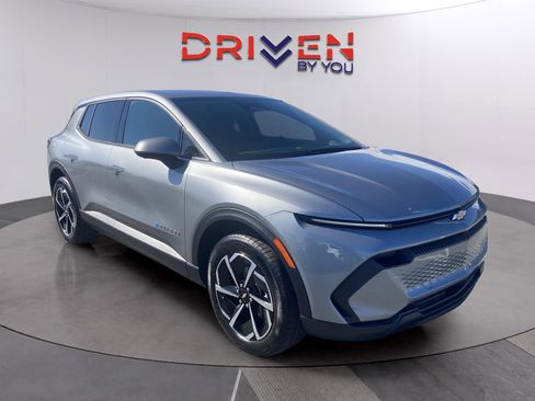 New 2026 Chevrolet Equinox EV LT image 7