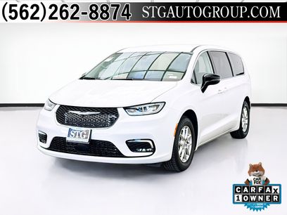 Used 2024 Chrysler Pacifica Touring-L