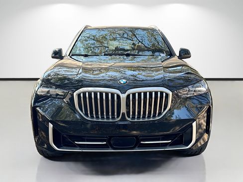 Used 2026 BMW X5 xDrive40i w/ Parking Assistance Package image 8