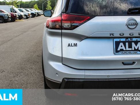 Used 2025 Nissan Rogue SV FWD image 13