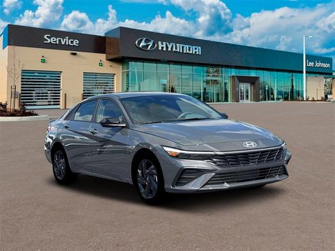 New 2026 Hyundai Elantra Sport image 11