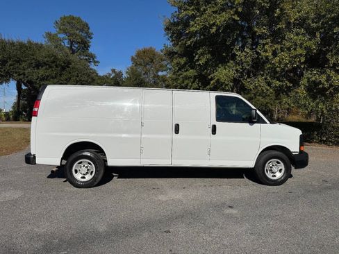Used 2015 Chevrolet Express 2500 Extended image 7