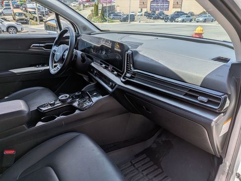 Certified 2024 Kia Sportage EX image 24
