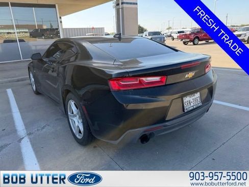Used 2016 Chevrolet Camaro LT RWD image 5