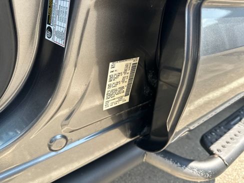 Used 2021 Nissan Titan SV w/ SV Convenience Package AWD/4WD image 19