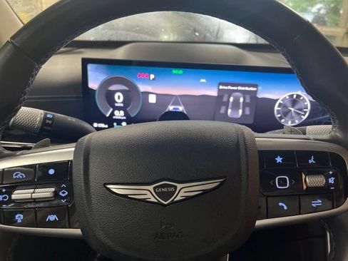 Used 2025 Genesis GV80 2.5T Standard AWD/4WD image 12