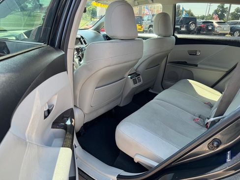 Used 2013 Toyota Venza LE FWD image 8