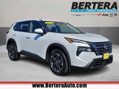 Used 2024 Nissan Rogue SV AWD/4WD image 1