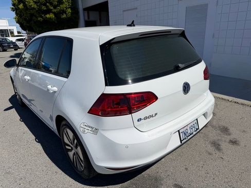 Used 2016 Volkswagen e-Golf SEL Premium image 4