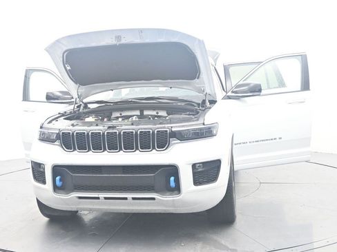 Used 2023 Jeep Grand Cherokee Overland AWD/4WD image 35
