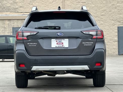 Used 2023 Subaru Outback Touring image 4