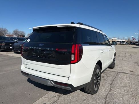 New 2026 Ford Expedition Platinum image 4