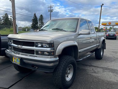 Used 1998 Chevrolet Silverado 1500 4x4 Extended Cab w/ Preferred Equipment Group 2 image 35