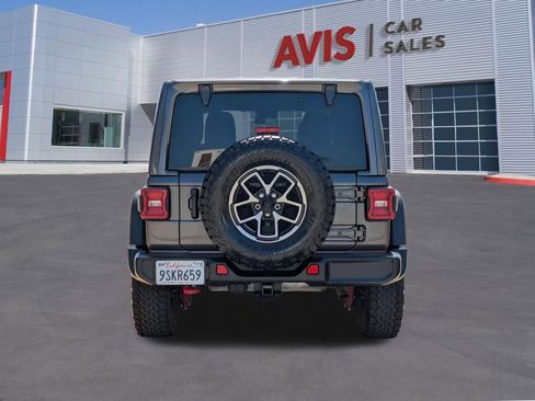 Used 2025 Jeep Wrangler Unlimited Rubicon AWD/4WD image 7