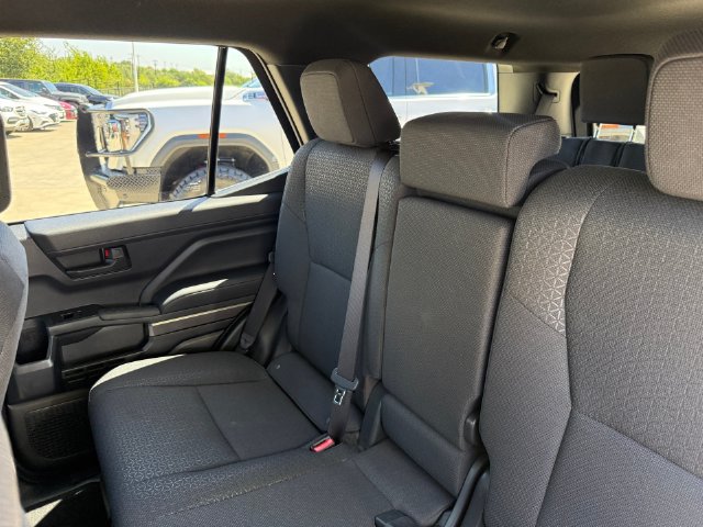 Used 2026 Toyota 4Runner SR5 AWD/4WD image 31