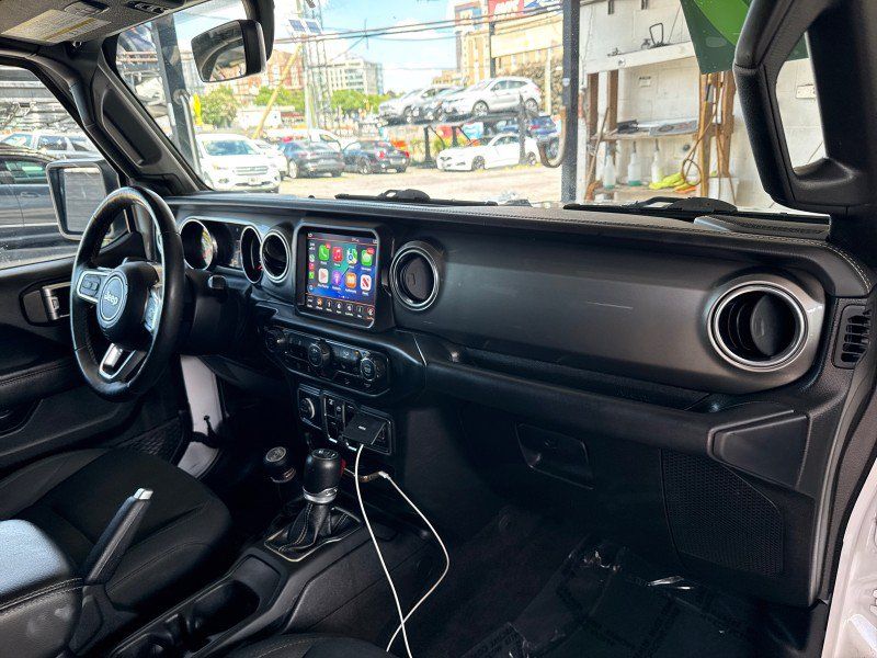 Used 2019 Jeep Wrangler Unlimited Sahara AWD/4WD image 25
