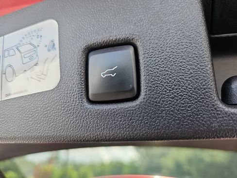 Used 2020 Ford Escape Titanium AWD/4WD image 13