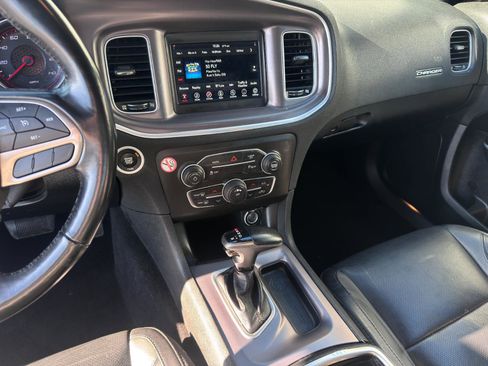 Used 2021 Dodge Charger SXT w/ Leather Interior Group image 19