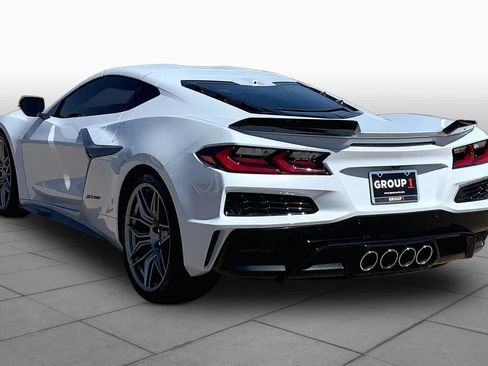 Used 2024 Chevrolet Corvette Z06 RWD image 12