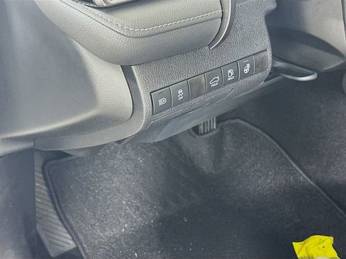 Used 2021 Toyota Camry XSE w/ Cold Weather Package image 10