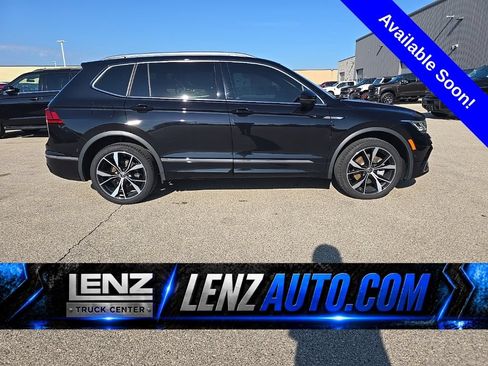 Used 2024 Volkswagen Tiguan SEL R-Line w/ MDO Package, Two-Row AWD/4WD image 1