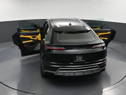 Used 2022 Lamborghini Urus AWD/4WD image 38