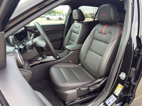 Used 2025 Chevrolet Trax RS w/ Sunroof Package FWD image 11