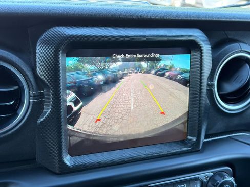 Used 2023 Jeep Wrangler Unlimited Sahara AWD/4WD image 26