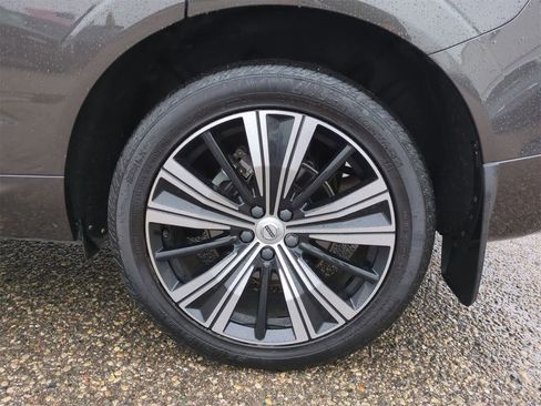 Used 2022 Volvo XC60 B5 Inscription w/ Advanced Package image 13