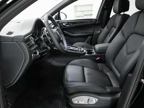 New 2026 Porsche Macan AWD/4WD image 22
