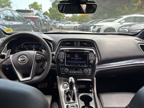 Used 2023 Nissan Maxima SR w/ Sport Mat Group FWD image 7