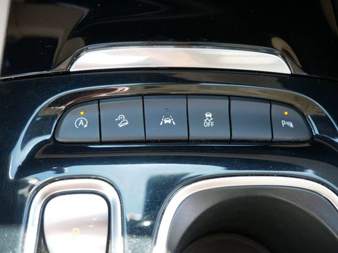 Used 2021 Buick Envision Essence AWD/4WD image 19