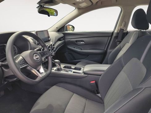 Used 2024 Nissan Sentra SV FWD image 9