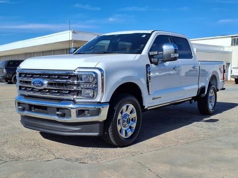 Used 2024 Ford F350 Lariat image 1