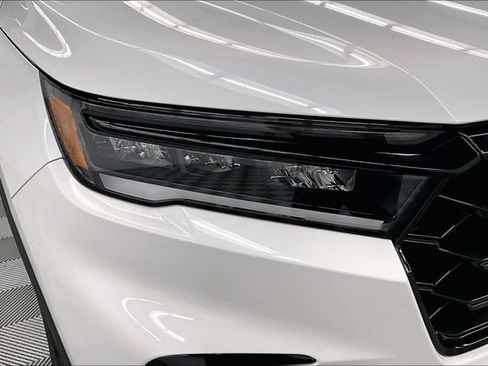 Used 2024 Honda Pilot TrailSport image 36