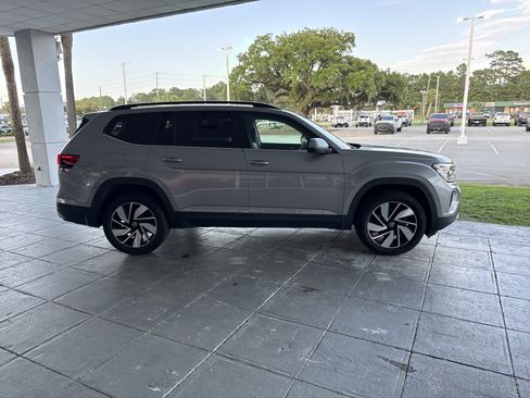 Used 2026 Volkswagen Atlas SE w/ Panoramic Sunroof Package FWD image 10