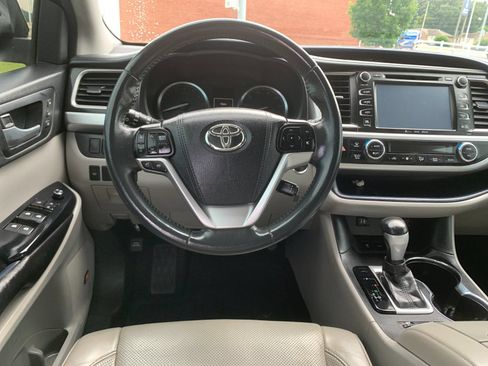 Used 2016 Toyota Highlander Limited AWD/4WD image 18
