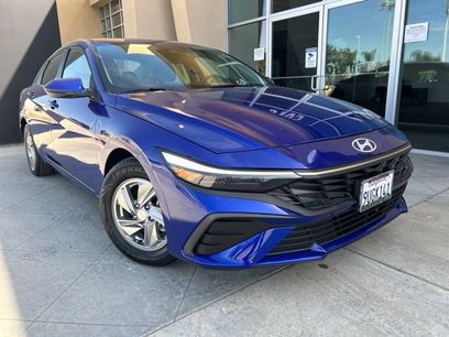 Certified 2025 Hyundai Elantra SE