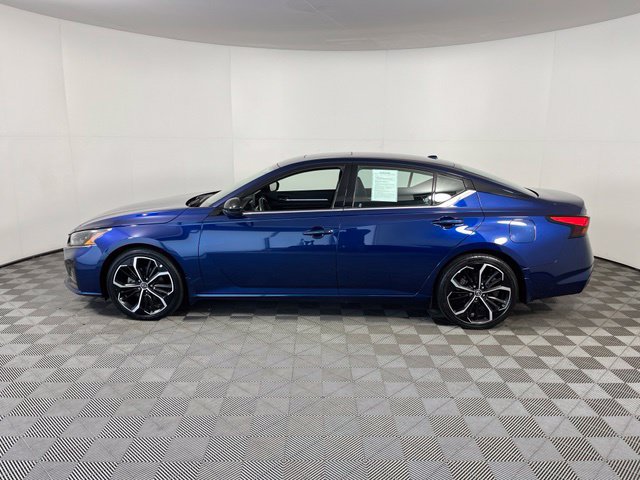 Used 2024 Nissan Altima 2.5 SR w/ SR Premium Package FWD image 4