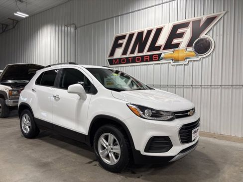 Used 2020 Chevrolet Trax LT w/ Driver Confidence Package image 4