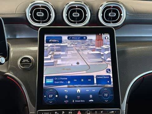 Used 2025 Mercedes-Benz GLC 350e 4MATIC image 21
