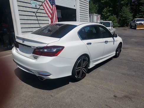 Used 2017 Honda Accord Sport Special Edition image 7