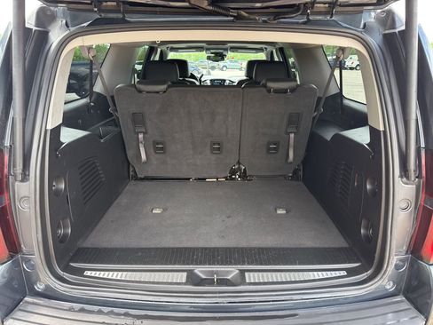 Used 2020 Chevrolet Suburban LT image 32