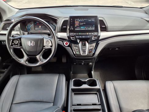 Certified 2022 Honda Odyssey Touring image 4