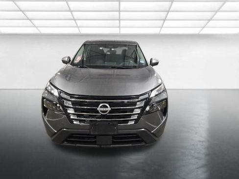 Used 2024 Nissan Rogue SV AWD/4WD image 9