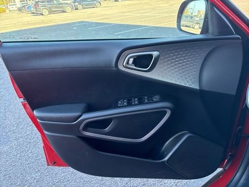 Certified 2022 Kia Soul LX image 21