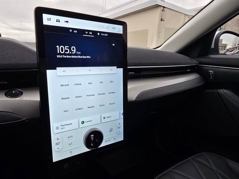 Used 2021 Ford Mustang Mach-E Select image 27