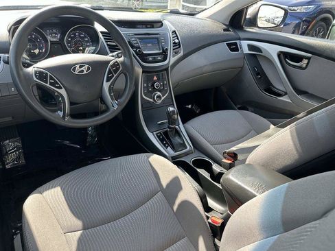 Used 2016 Hyundai Elantra SE w/ Option Group 02 FWD image 12